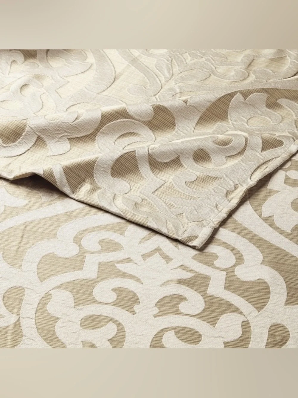 Madison Park Odette Jacquard 72x72